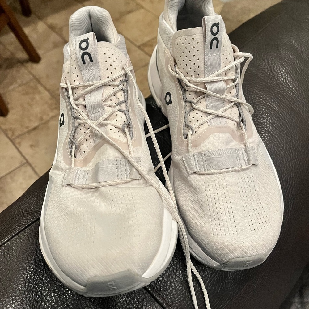 Oncloud Women’s Cloudnova2